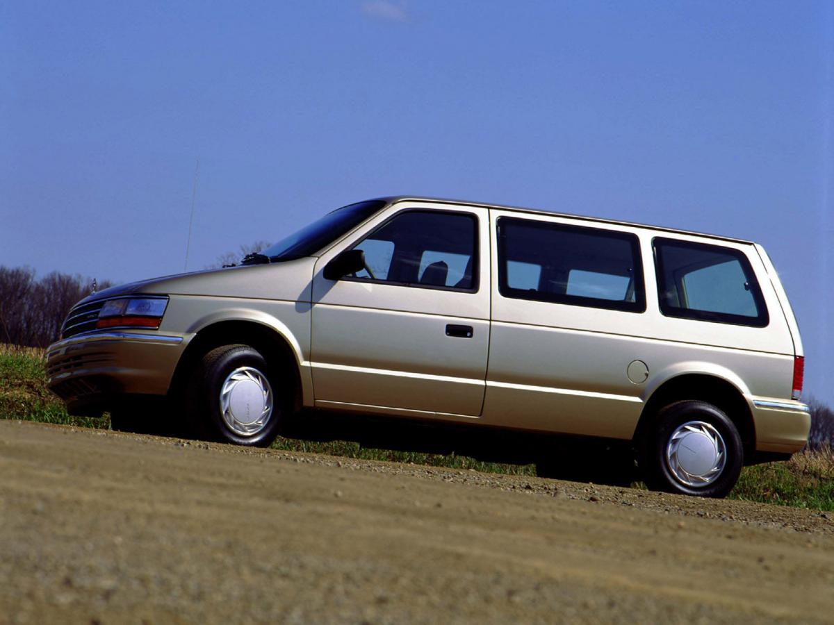 Plymouth voyager машина